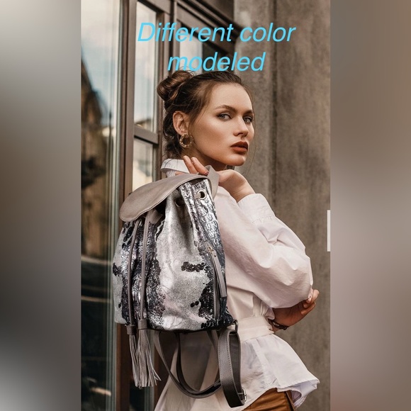 NWOT  Karla Hanson Eva Women's
RFID Blocking Blue Convertible Backpack - Picture 1 of 12